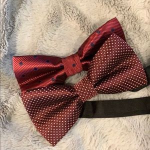 Set of 2 bow ties